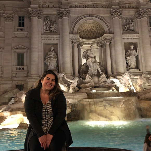 Meet your Posher, Olivia - Picture 1 of 1